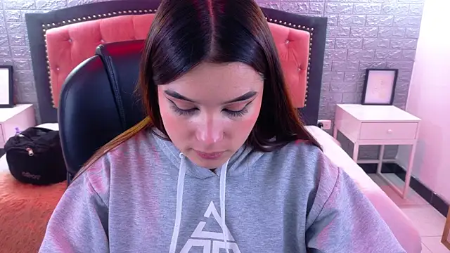 Natalie loffreda online show from October 9, 3:04 am