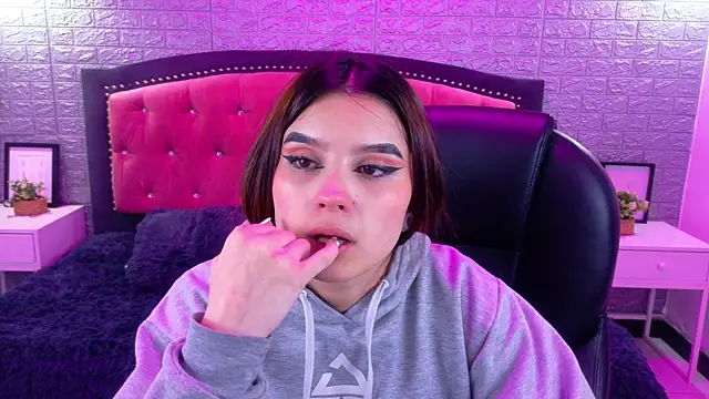 Natalie loffreda online show from November 20, 3:07 am