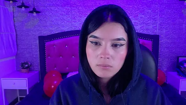 Natalie loffreda online show from February 18, 3:24 am