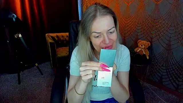 Anna Snows online show from June 1, 5:42 am