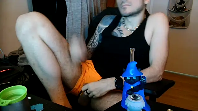 th1  online show from April 2, 12:58 pm