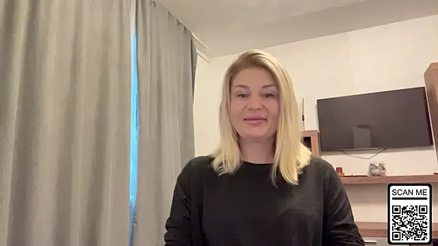 Snapshot of Blondie_xoxoxo chatting on October 7, 8:22 am Blondie xoxoxo online show from October 7, 8:22 am