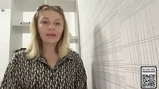 Blondie xoxoxo online show from November 13, 6:45 am