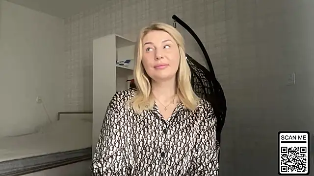 Blondie xoxoxo online show from March 30, 8:37 am