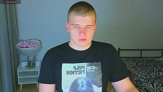 kittenmurr online show from October 31, 8:32 pm