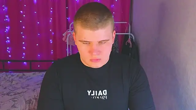 kittenmurr online show from March 31, 1:44 pm