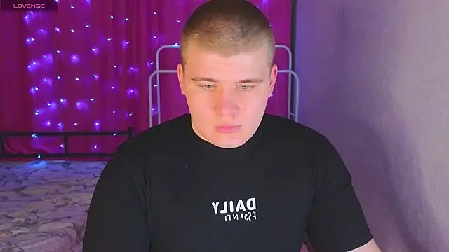 kittenmurr online show from April 8, 7:58 pm