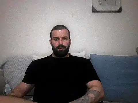 Snapshot of kean2365 chatting on February 3, 11:32 pm kean2365 online show from February 3, 11:32 pm