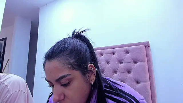 violet and myers online show from September 19, 11:44 am