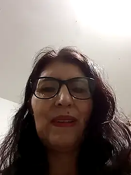 Snapshot of swity_foster chatting on October 2, 8:32 am swity foster online show from October 2, 8:32 am