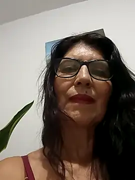 Snapshot of swity_foster chatting on October 7, 9:06 am swity foster online show from October 7, 9:06 am
