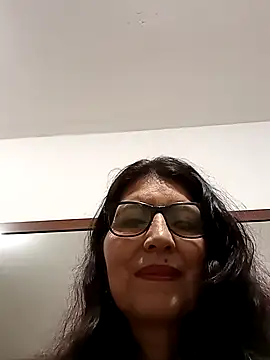 Snapshot of swity_foster chatting on October 16, 8:26 am swity foster online show from October 16, 8:26 am
