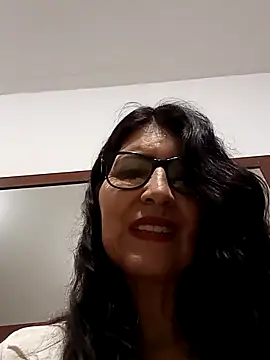 Snapshot of swity_foster chatting on October 18, 8:04 am swity foster online show from October 18, 8:04 am