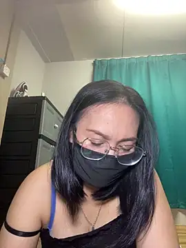 Snapshot of melyiaaa chatting on April 29, 2:54 pm melyiaaa online show from April 29, 2:54 pm
