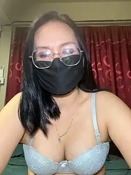 Snapshot of melyiaaa chatting on June 8, 1:22 pm melyiaaa online show from June 8, 1:22 pm