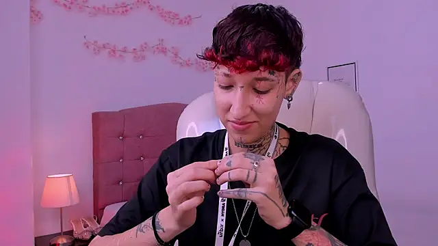 Snapshot of Luci_Rose chatting on April 29, 8:37 pm Luci Rose online show from April 29, 8:37 pm