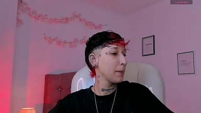 Snapshot of Luci_Rose chatting on July 7, 3:16 pm Luci Rose online show from July 7, 3:16 pm