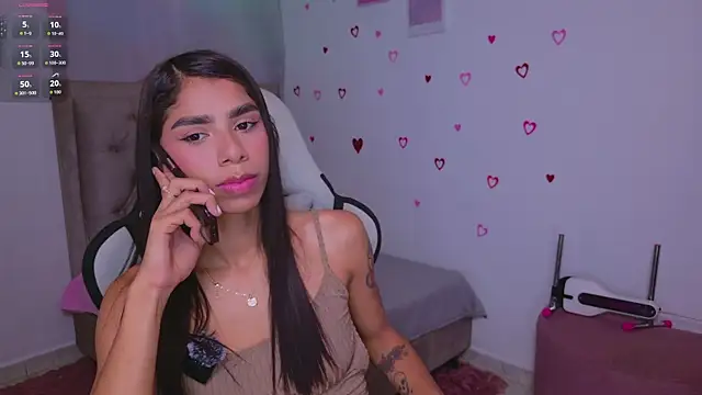 BrunetteAdams001 online show from March 12, 12:50 am