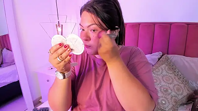 Tessa Sinclaire online show from March 14, 8:25 pm