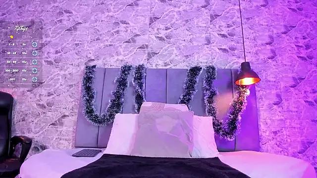 Snapshot of mily__18 chatting on December 2, 11:48 am mily 18 online show from December 2, 11:48 am