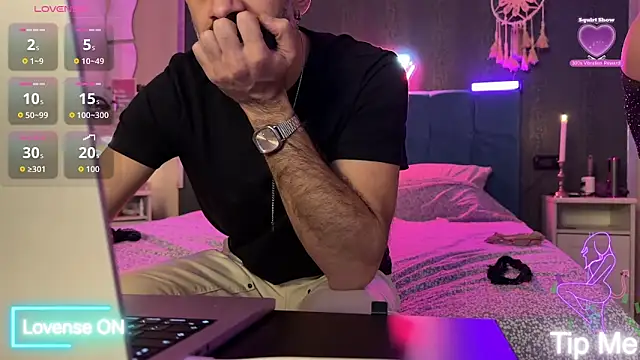 Secret Lovers1 online show from January 31, 9:46 pm