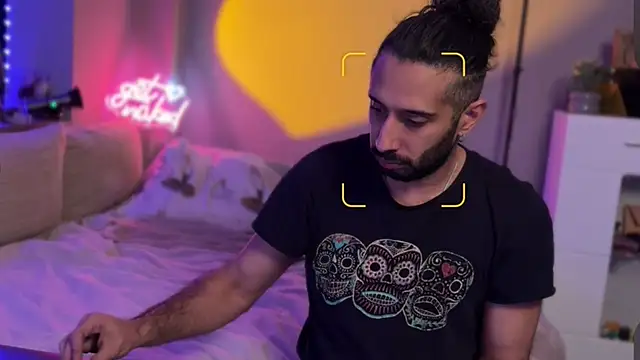 Secret Lovers1 online show from April 16, 6:09 pm