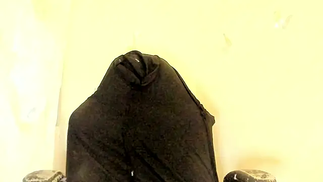 Snapshot of EVELYNN_LUXX chatting on October 27, 9:35 am EVELYNN LUXX online show from October 27, 9:35 am