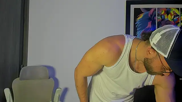 Snapshot of JoshuaLyon chatting on October 31, 5:03 pm JoshuaLyon online show from October 31, 5:03 pm