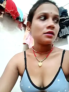 Snapshot of Chandni_Love143 chatting on September 20, 3:51 am Chandni Love143 online show from September 20, 3:51 am