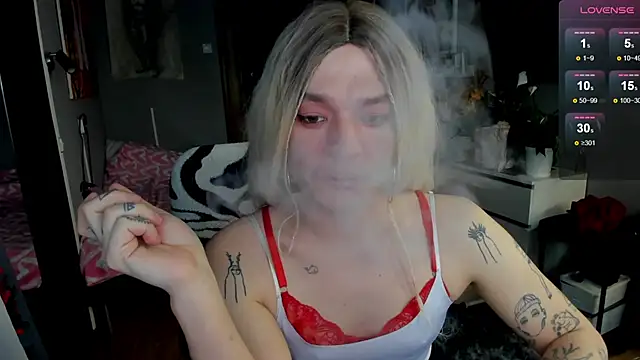 Snapshot of Kkkylie chatting on May 16, 3:58 am Kkkylie online show from May 16, 3:58 am