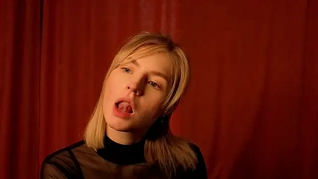 Snapshot of Sunshine_Angell chatting on December 22, 12:13 pm Sunshine Angell online show from December 22, 12:13 pm