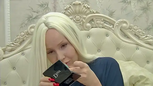 EllieFrosty  online show from September 15, 7:25 pm