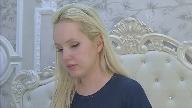 EllieFrosty  online show from May 30, 10:18 pm