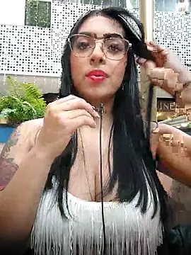 Snapshot of Linda_Saenz_ chatting on November 21, 8:40 pm Linda Saenz online show from November 21, 8:40 pm