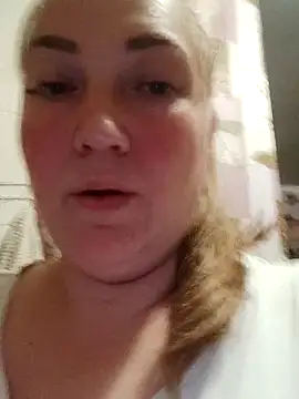 Snapshot of Kiss_Eva chatting on November 11, 6:08 pm Kiss Eva online show from November 11, 6:08 pm