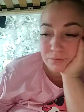 Snapshot of Kiss_Eva chatting on November 16, 10:21 am Kiss Eva online show from November 16, 10:21 am