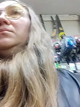 Kiss Eva online show from February 5, 7:24 am