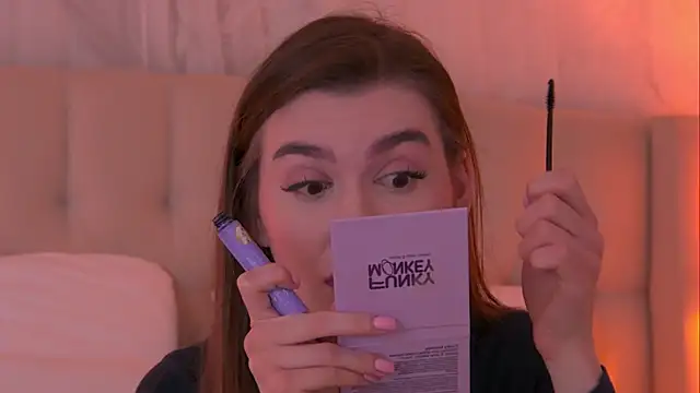 AshleyEvance online show from April 17, 6:27 am