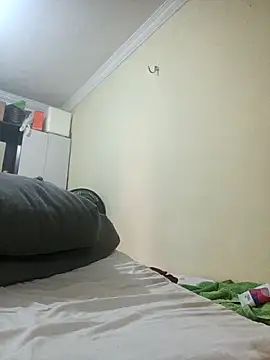 Snapshot of Italo_gay chatting on October 12, 4:17 pm Italo gay online show from October 12, 4:17 pm