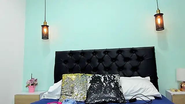 Snapshot of Marianee_Rousse chatting on November 24, 10:09 pm Marianee Rousse online show from November 24, 10:09 pm