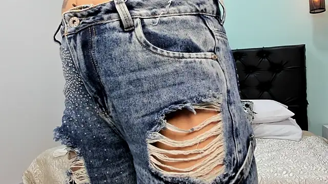 Snapshot of Marianee_Rousse chatting on November 29, 8:23 pm Marianee Rousse online show from November 29, 8:23 pm