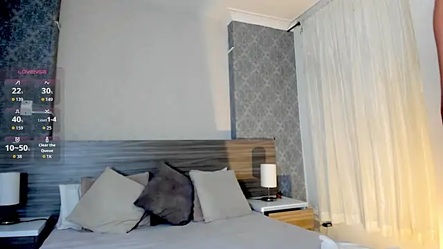 Snapshot of MiilaBlake chatting on October 8, 8:06 pm MiilaBlake online show from October 8, 8:06 pm