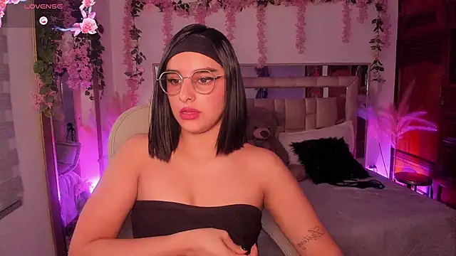 paulha miller online show from October 10, 12:04 pm