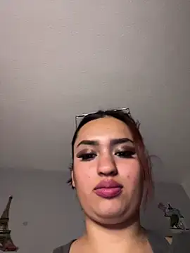 Snapshot of naomirouse_ chatting on July 11, 4:04 am naomirouse online show from July 11, 4:04 am