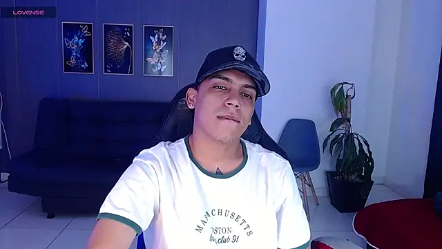 Snapshot of david_santos16 chatting on September 14, 3:16 am david santos16 online show from September 14, 3:16 am