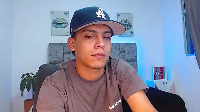 Snapshot of david_santos16 chatting on September 18, 1:18 am david santos16 online show from September 18, 1:18 am