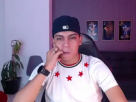 Snapshot of david_santos16 chatting on September 18, 11:07 pm david santos16 online show from September 18, 11:07 pm