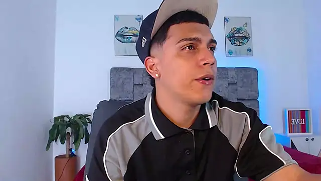 Snapshot of david_santos16 chatting on September 22, 2:24 am david santos16 online show from September 22, 2:24 am