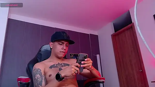 Snapshot of david_santos16 chatting on October 7, 4:09 am david santos16 online show from October 7, 4:09 am