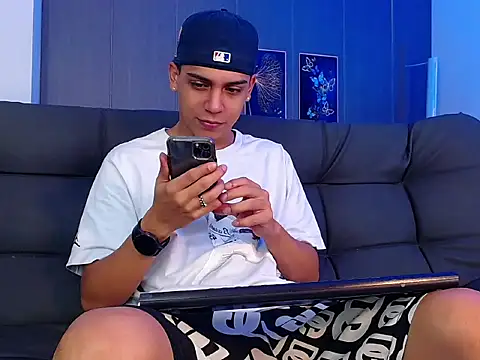 Snapshot of david_santos16 chatting on October 10, 12:20 am david santos16 online show from October 10, 12:20 am